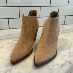 VINCE CAMUTO Neutral Suede Boots 7